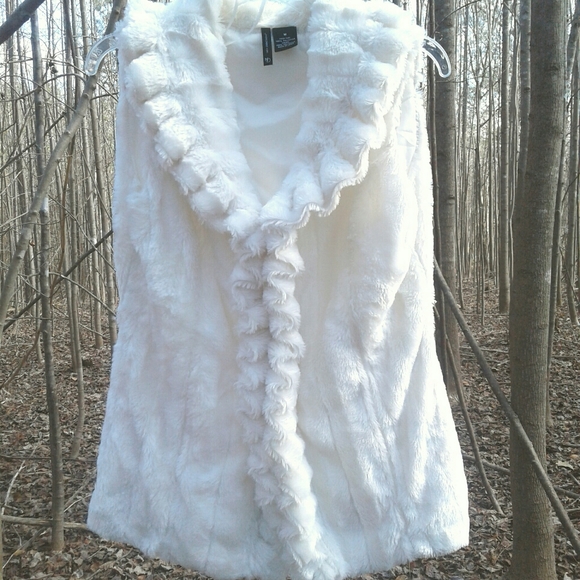 new directions Jackets & Blazers - Faux fur white fox vest
